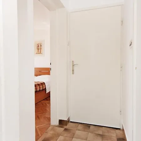Apartamento By The Sea - 5806 Vodice