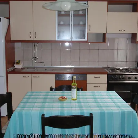 Apartamento By The Sea - 5806 Vodice